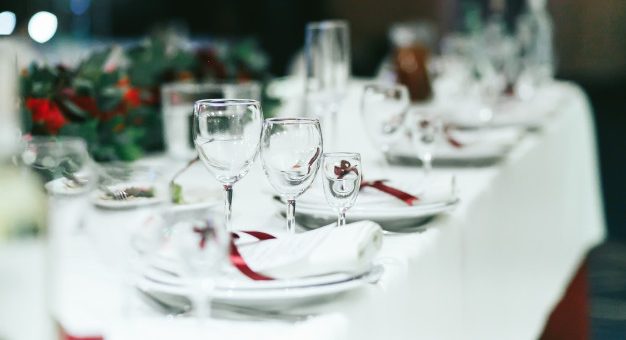 Aprenda como Decorar uma Mesa de Restaurante
